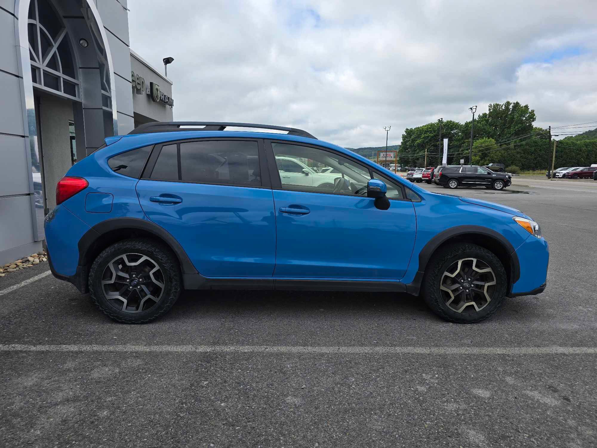 2016 Subaru Crosstrek 2.0i Limited photo 2