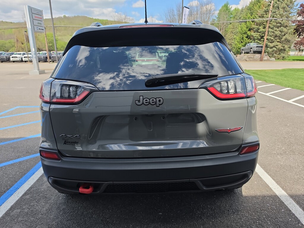 Used 2022 Jeep Cherokee Trailhawk SUV