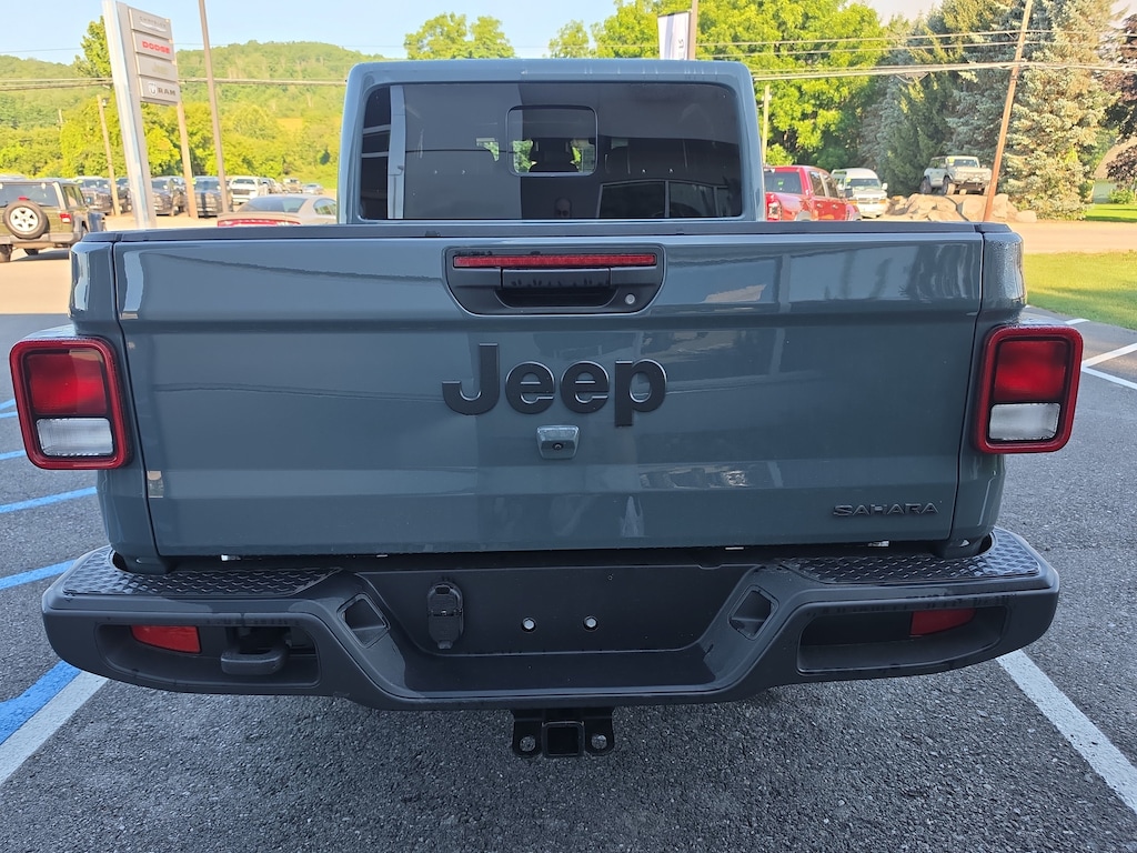 New 2026 Jeep Gladiator SAHARA 4X4 Pickup
