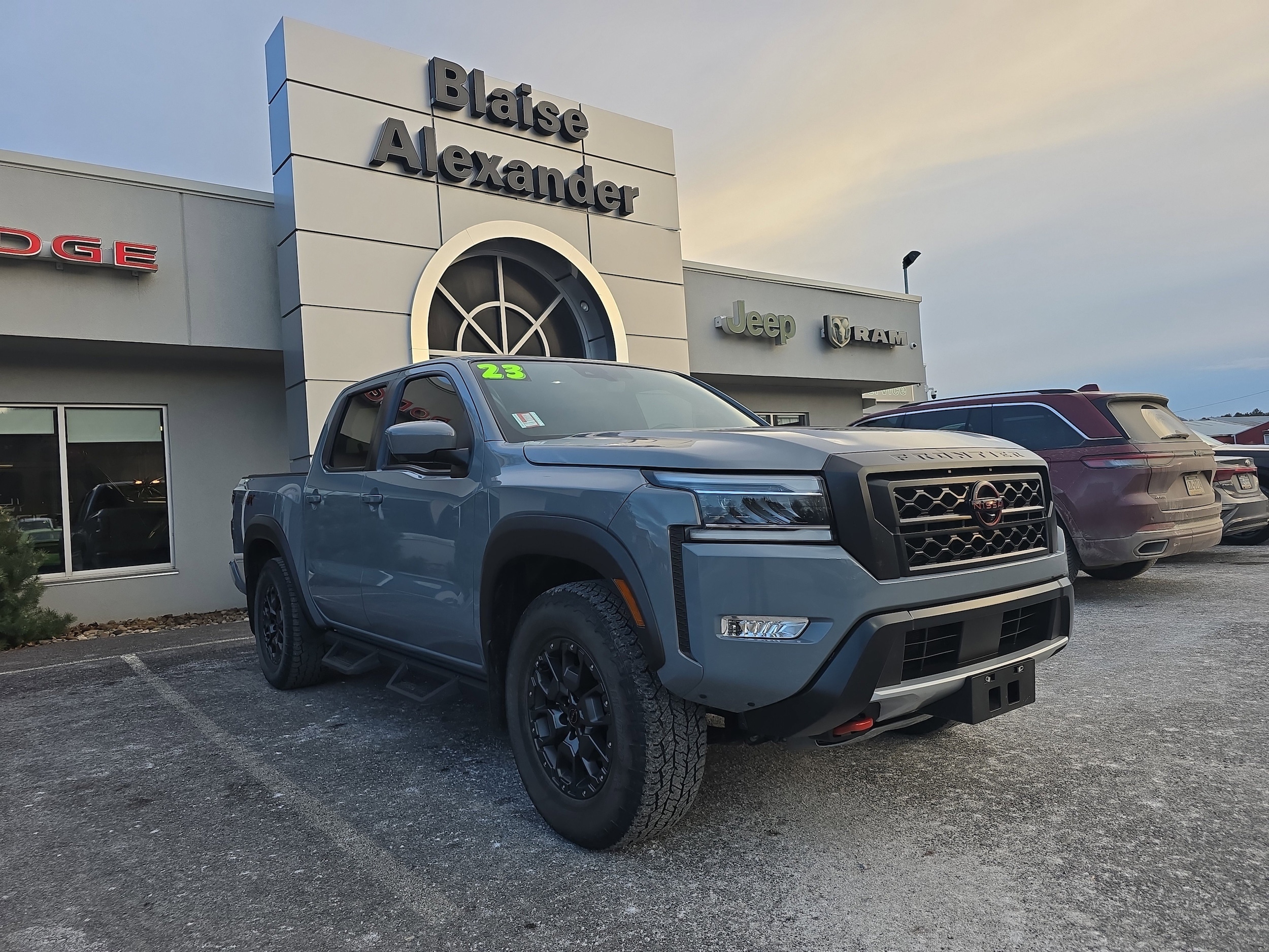 2023 Nissan Frontier PRO-4X's photo