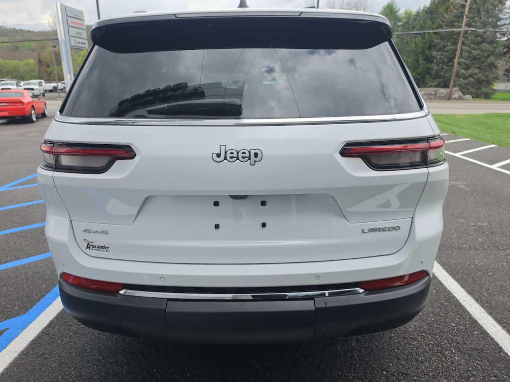Used 2024 Jeep Grand Cherokee L Laredo SUV