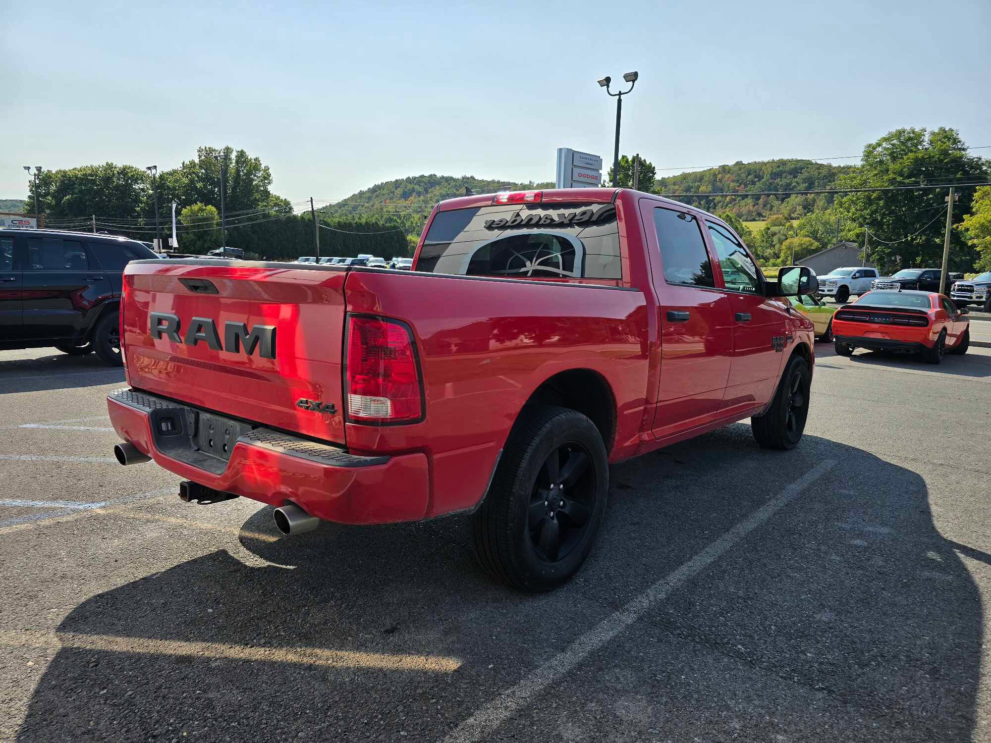 2020 Ram 1500 Classic Tradesman Express photo 3