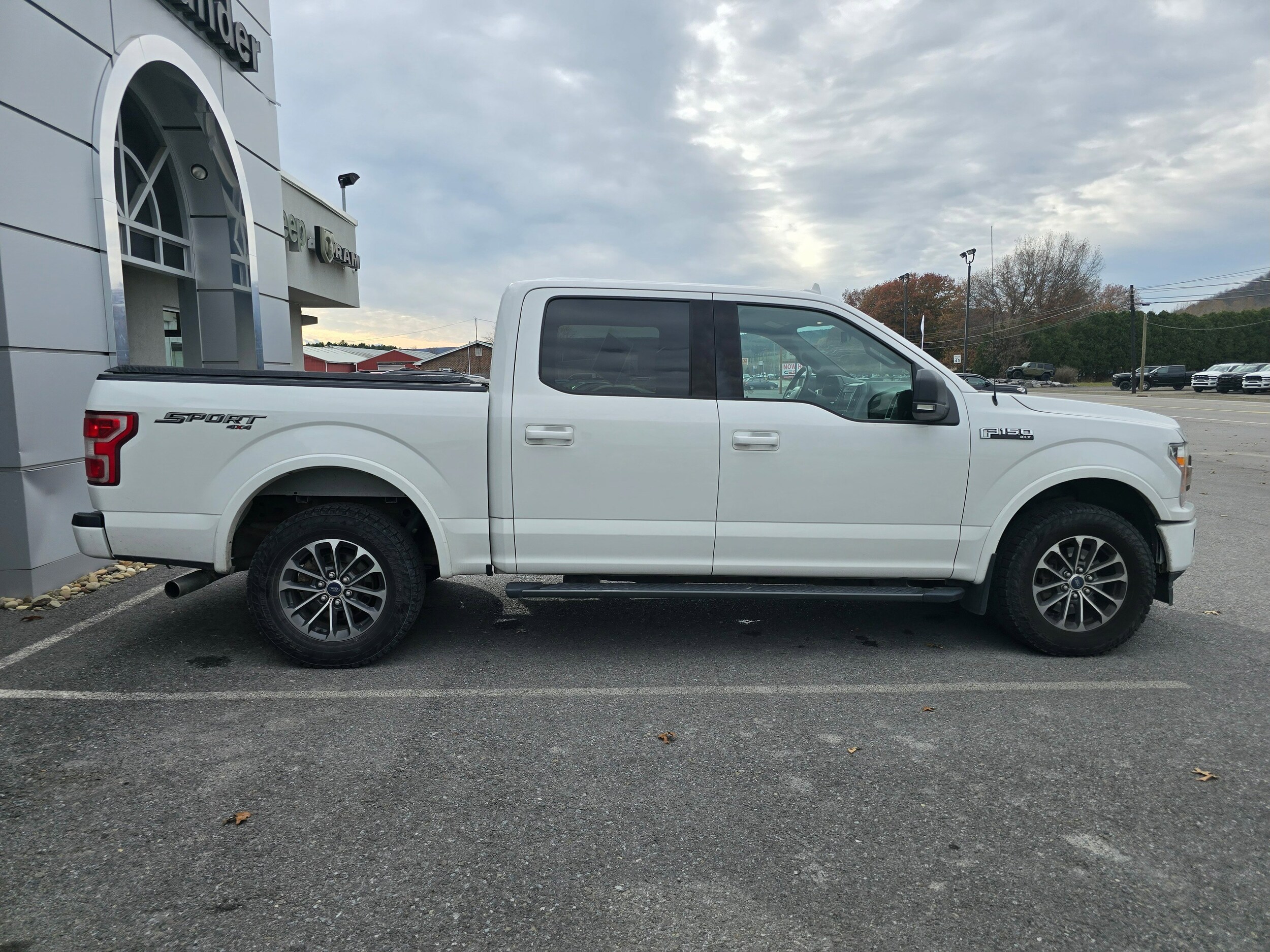 2018 Ford F-150 XLT photo 2