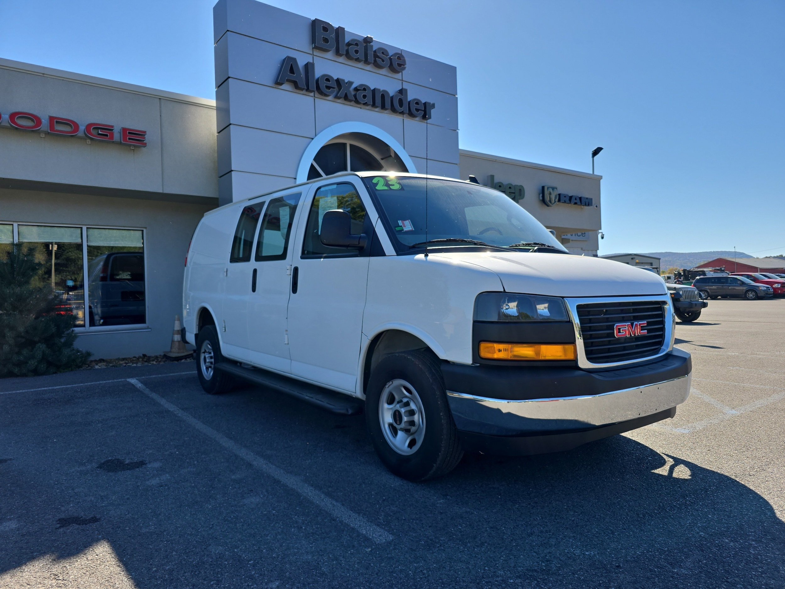 2023 GMC Savana Cargo Work Van's photo