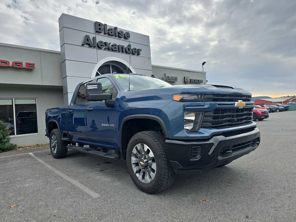 Used 2025 Chevrolet Silverado 2500HD Custom Truck Crew Cab
