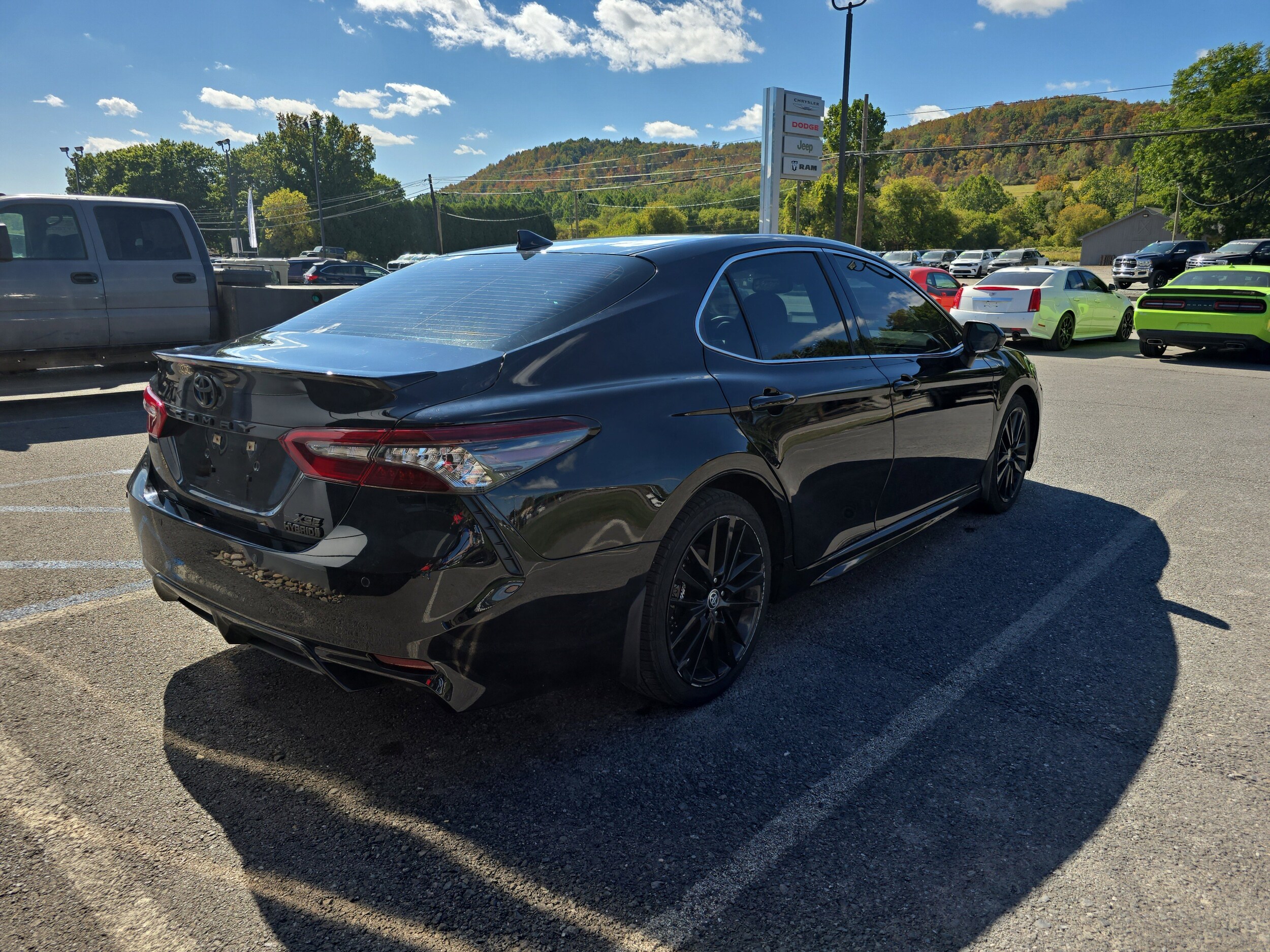 2023 Toyota Camry Hybrid XSE photo 3