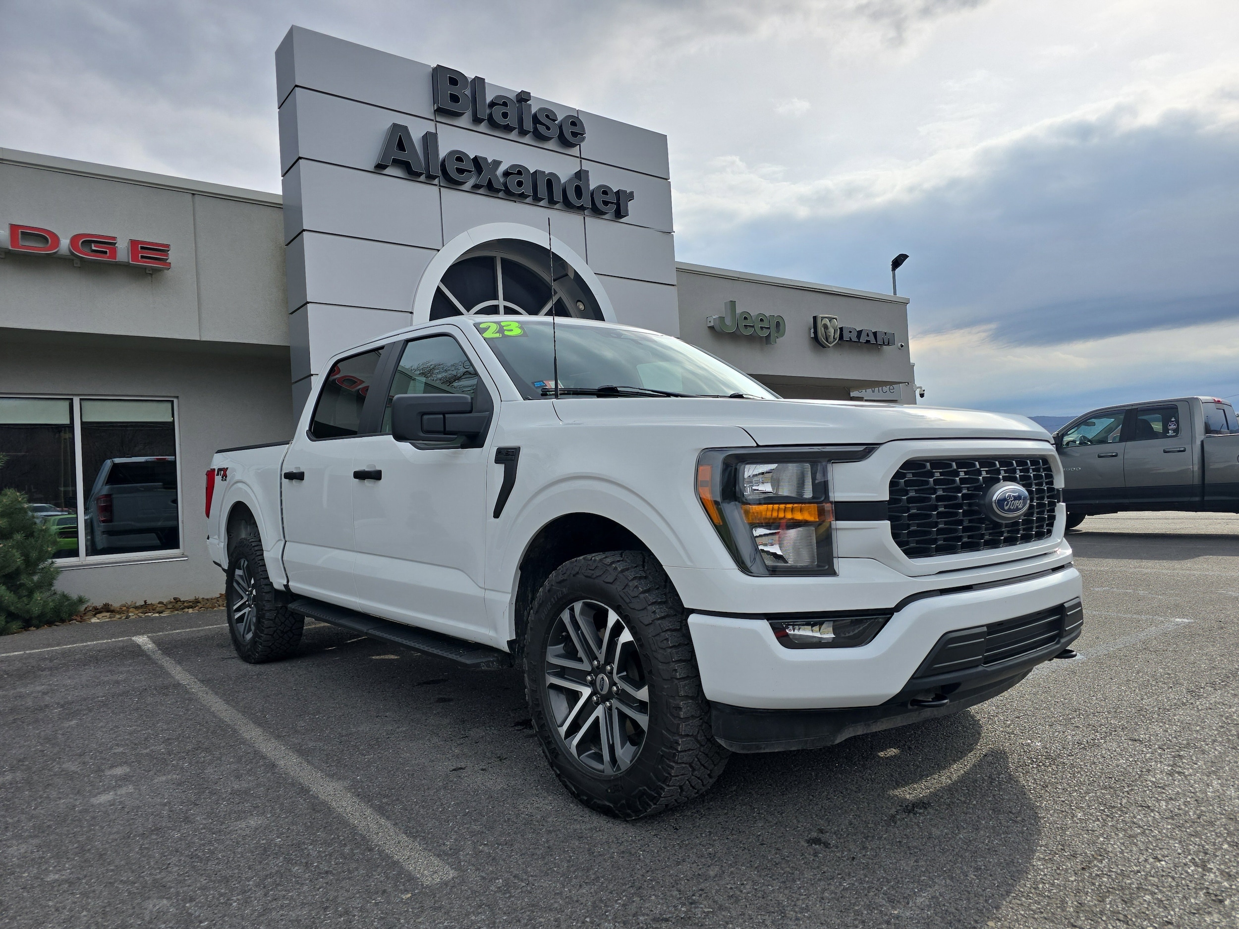 2023 Ford F-150 XL's photo