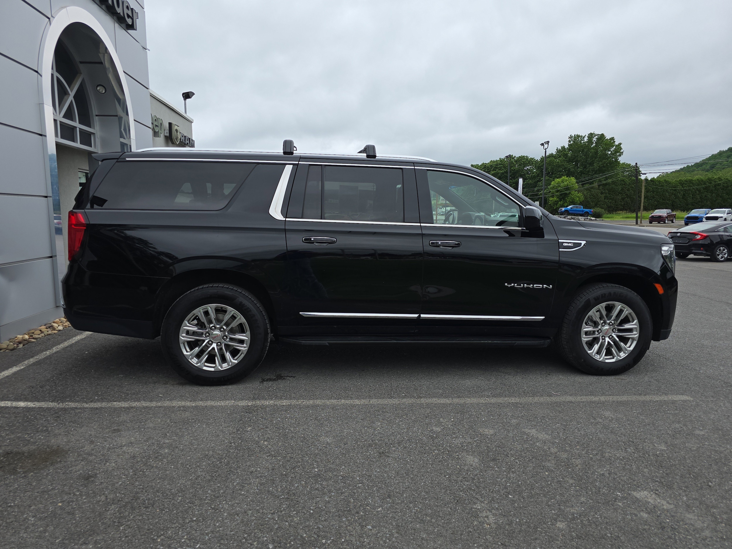 Used 2021 GMC Yukon XL SLT with VIN 1GKS2GKD1MR197214 for sale in Mansfield, PA