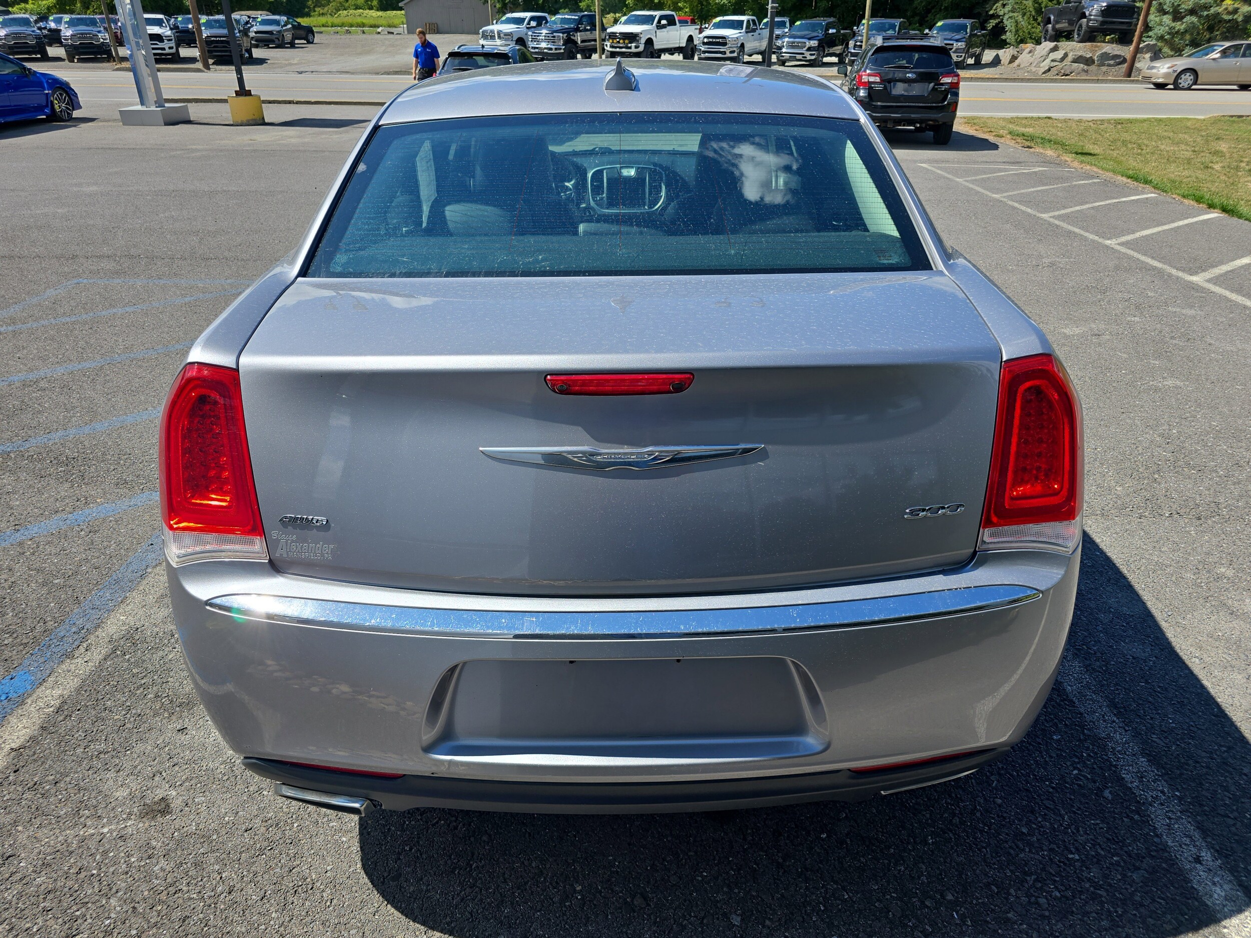 2015 Chrysler 300 Limited photo 2