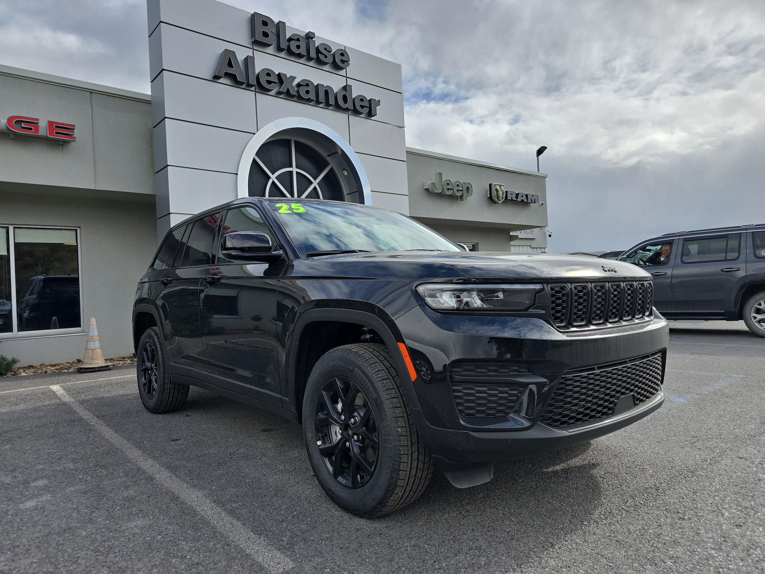 2025 Jeep Grand Cherokee Altitude's photo