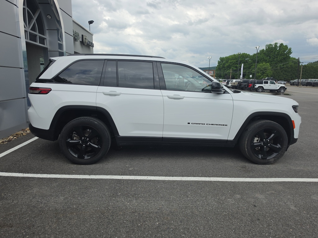 Used 2023 Jeep Grand Cherokee Limited SUV