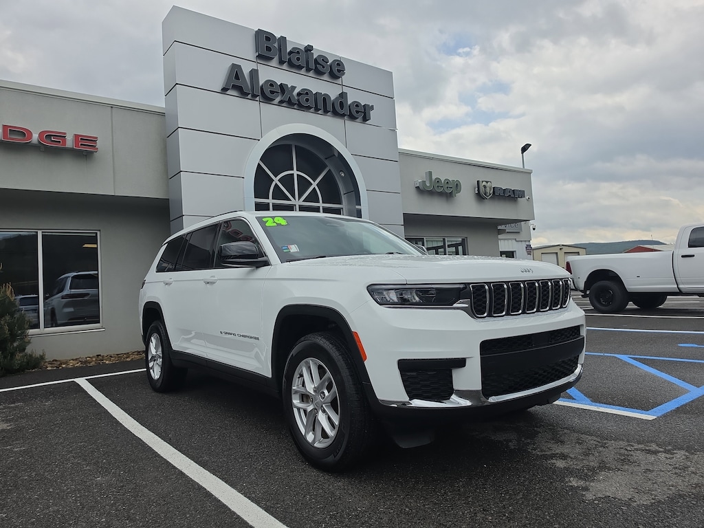 Used 2024 Jeep Grand Cherokee L Laredo SUV