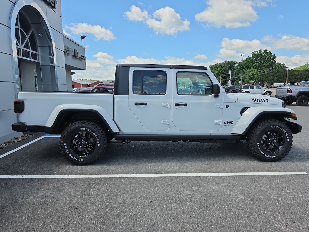 New 2026 Jeep Gladiator WILLYS 4X4 Pickup