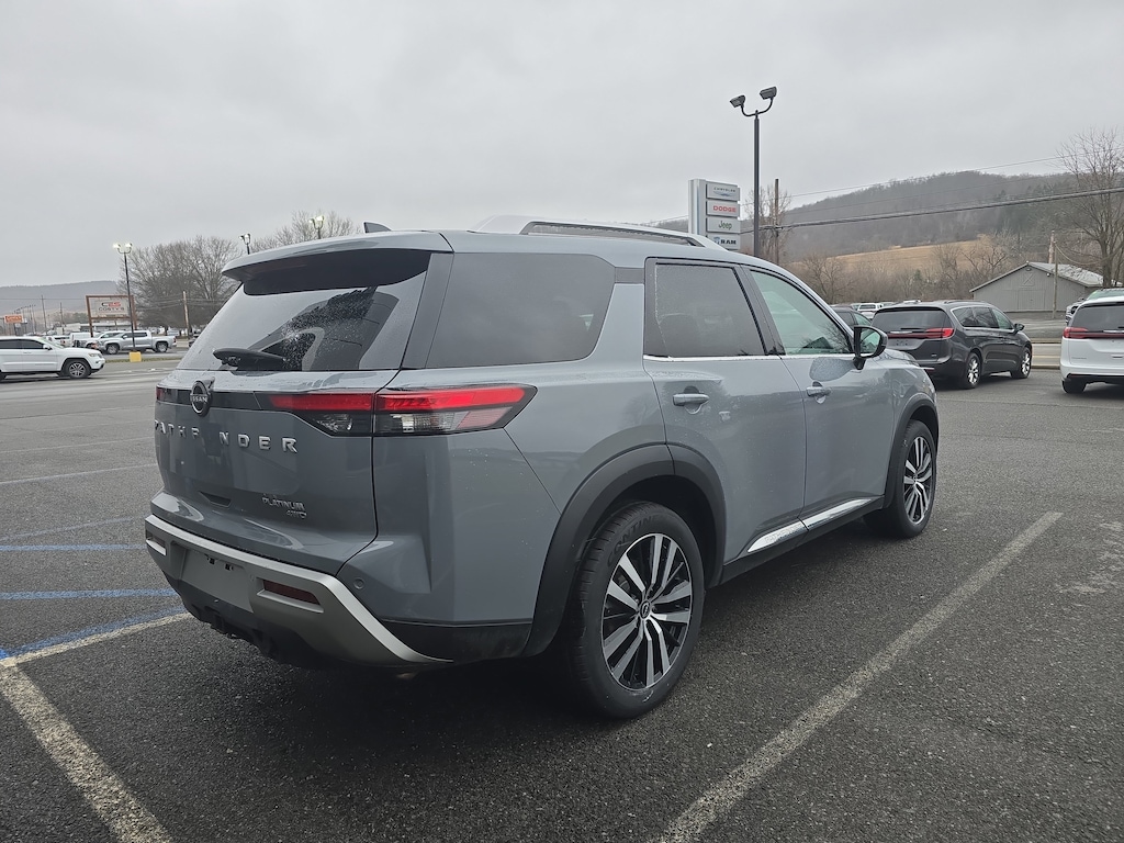 Used 2023 Nissan Pathfinder Platinum SUV