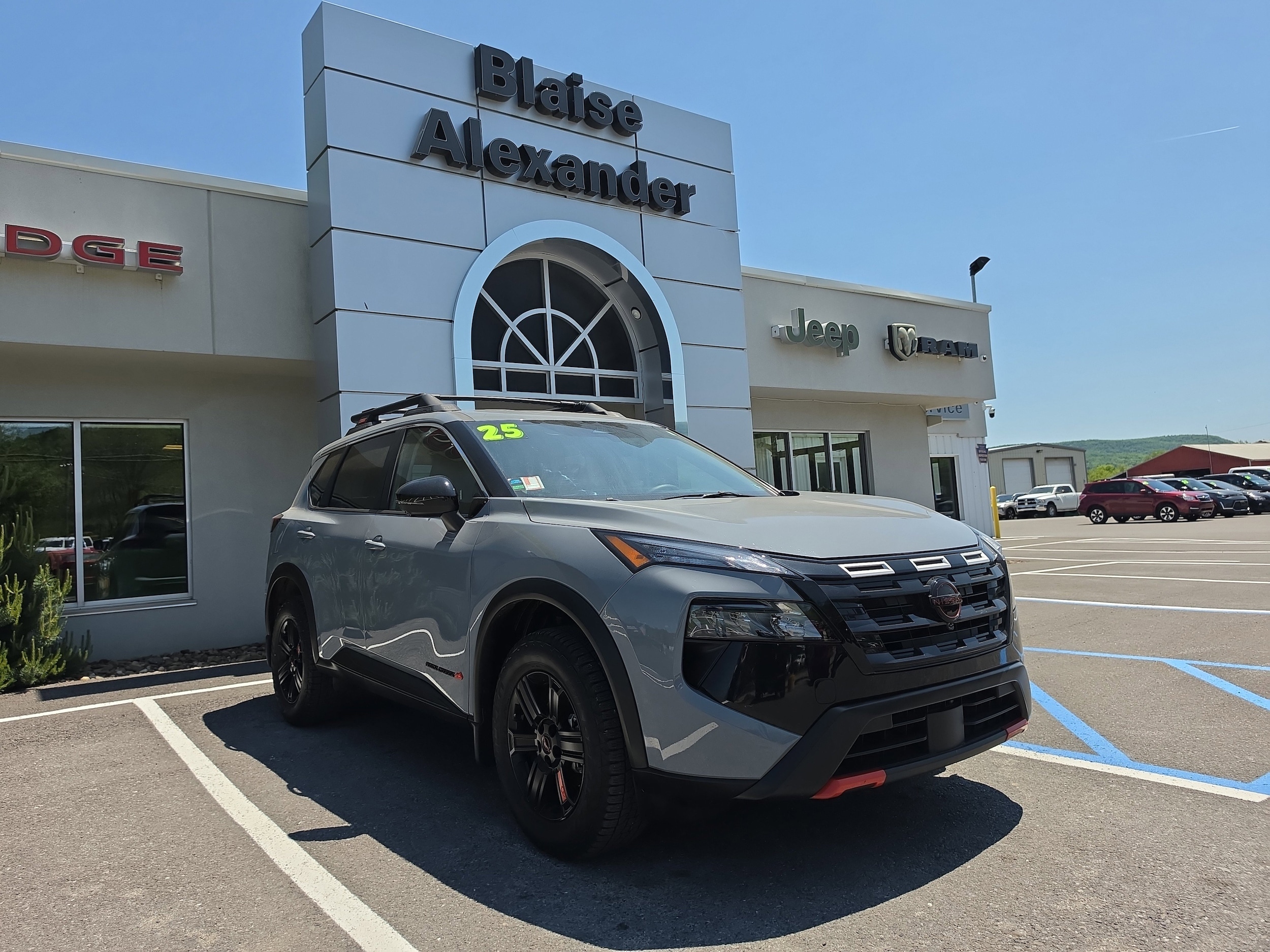 2025 Nissan Rogue Rock Creek AWD's photo