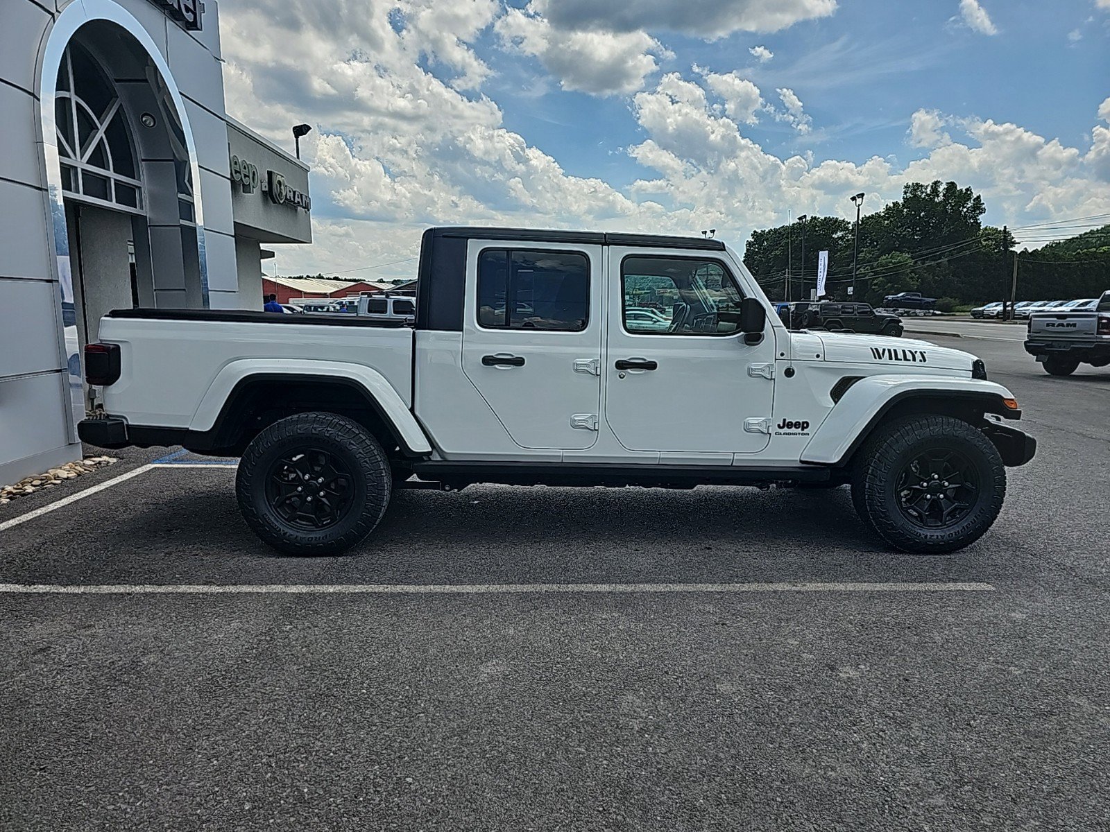 Used 2021 Jeep Gladiator WILLYS with VIN 1C6HJTAG9ML523719 for sale in Mansfield, PA