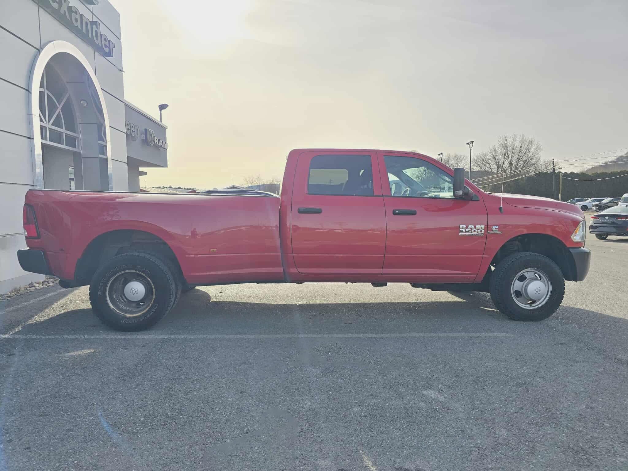 2018 Ram 3500 Tradesman photo 2