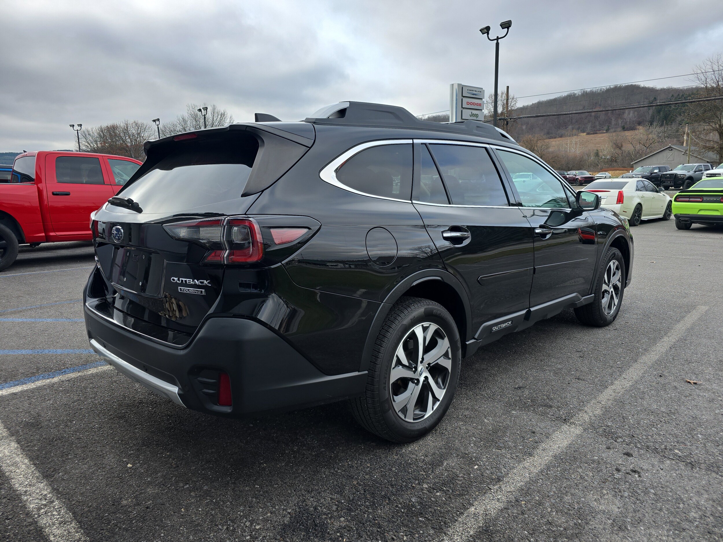 2022 Subaru Outback Touring photo 2
