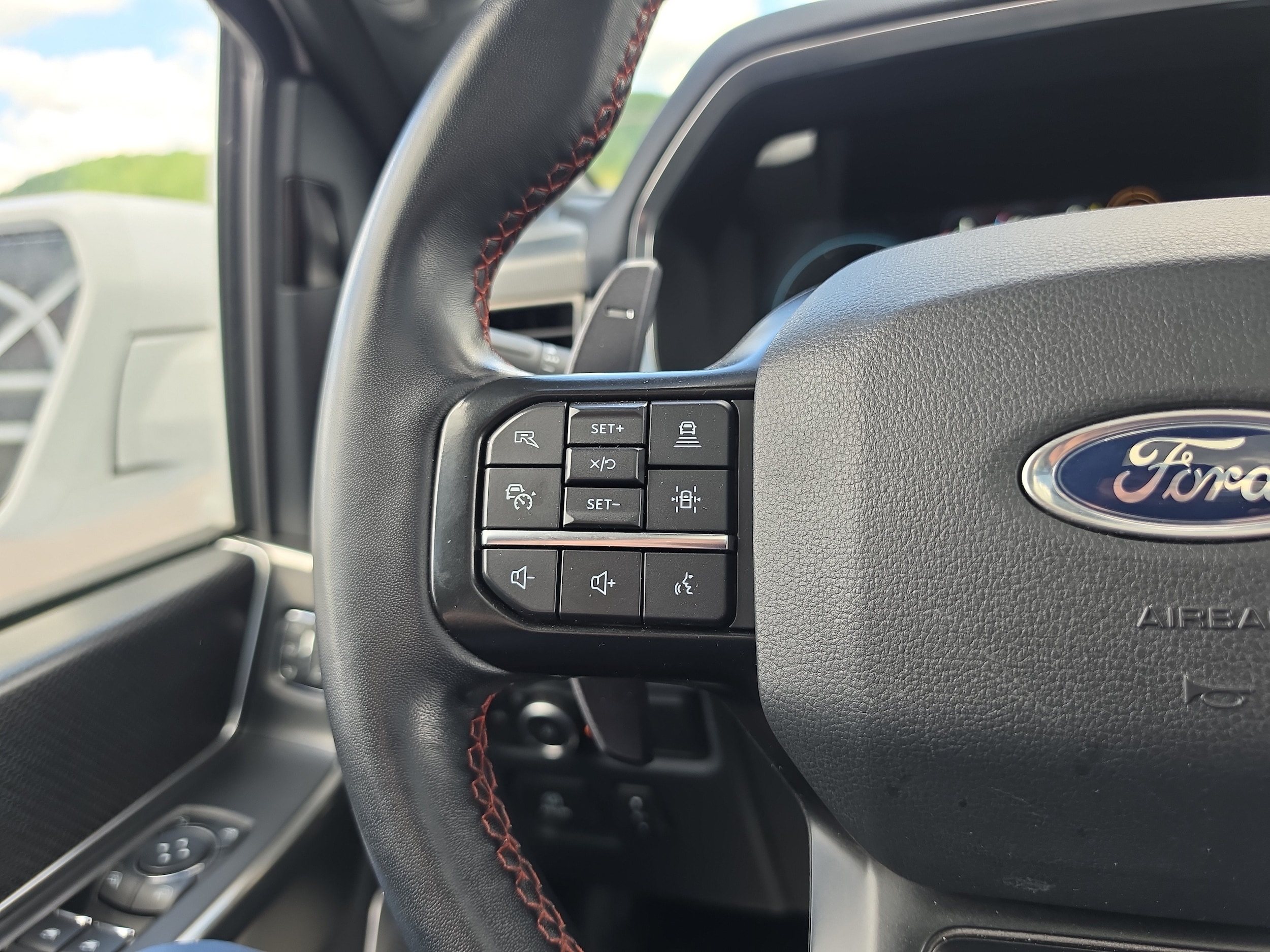 2022 Ford F-150 Raptor - Photo 21
