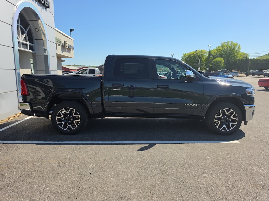 New 2026 Ram 1500 LARAMIE CREW CAB 4X4 5'7 BOX Pickup
