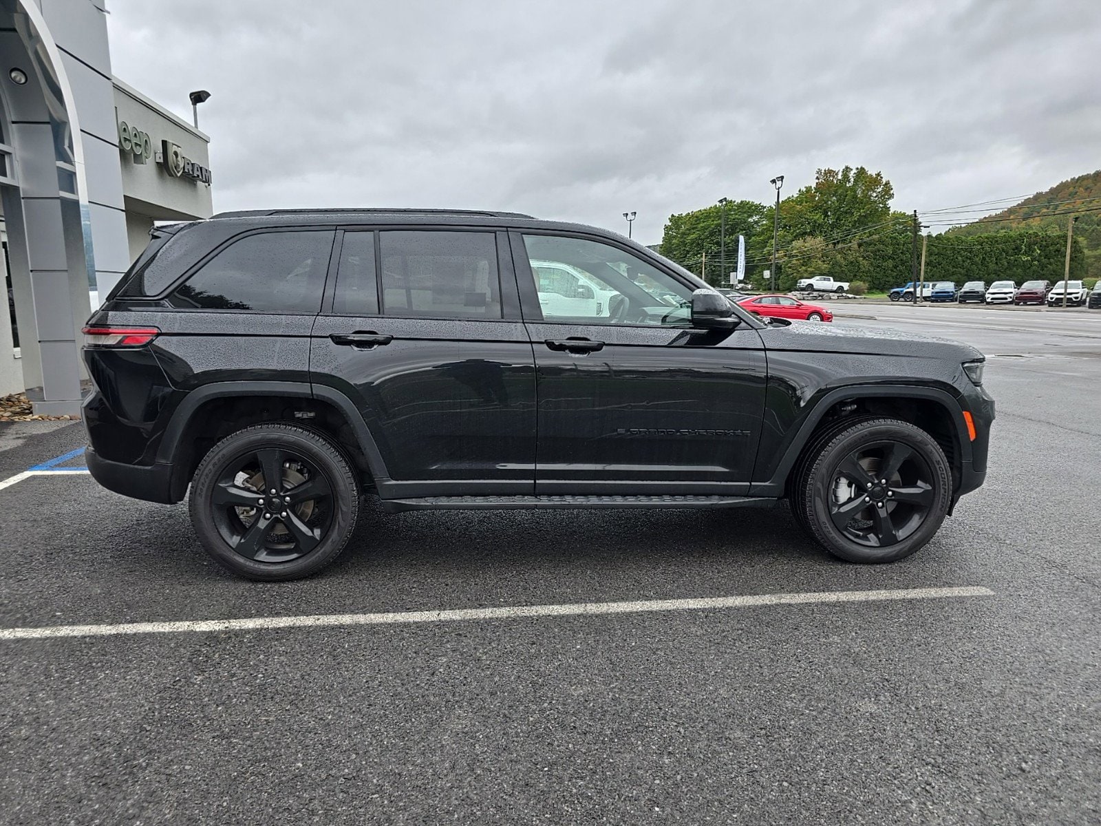 Used 2023 Jeep Grand Cherokee Limited with VIN 1C4RJHBG7P8909409 for sale in Mansfield, PA