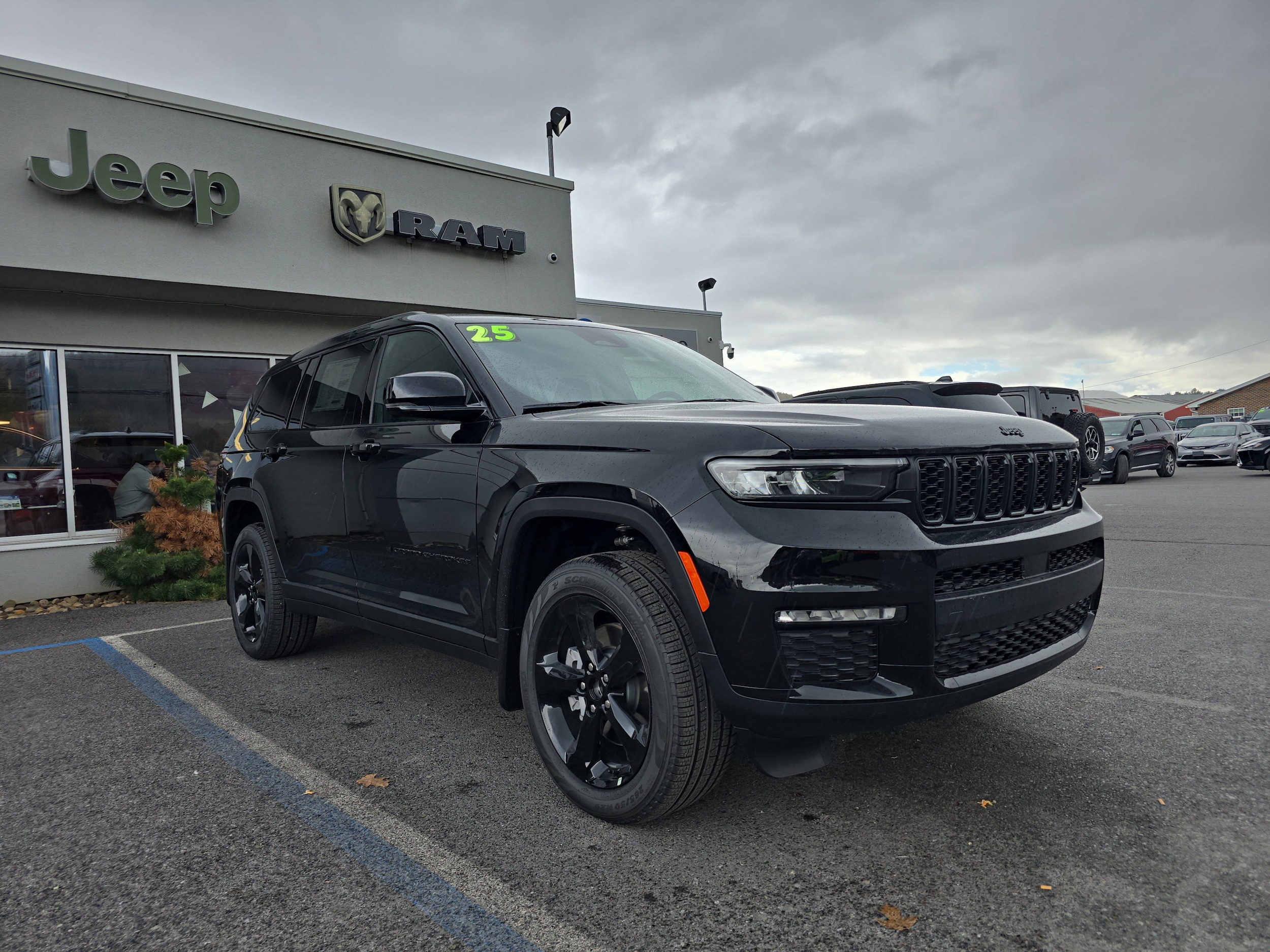 2025 Jeep Grand Cherokee L Limited's photo