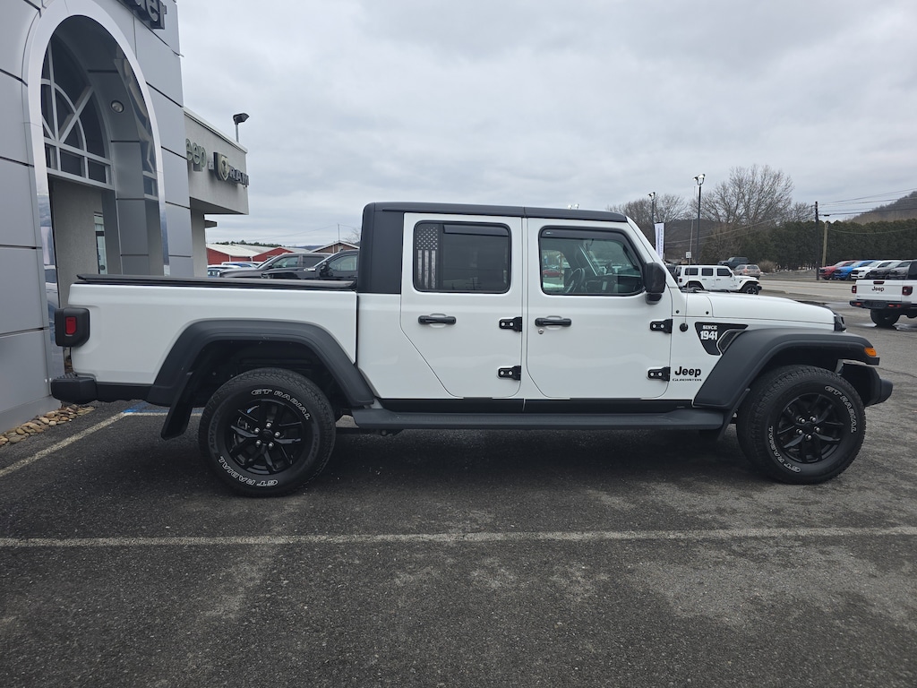 Used 2020 Jeep Gladiator Sport Truck Crew Cab