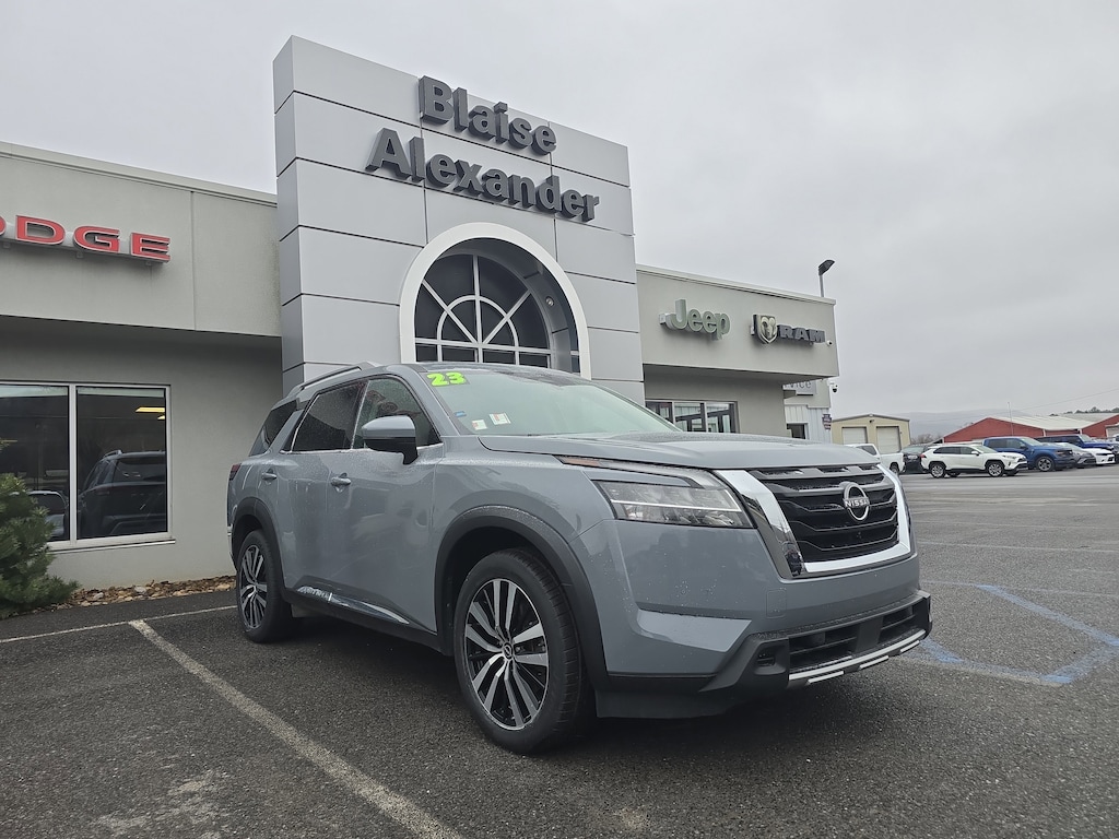 Used 2023 Nissan Pathfinder Platinum SUV