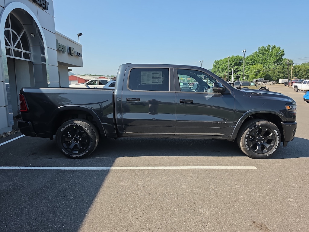 New 2026 Ram 1500 BIG HORN CREW CAB 4X4 5'7 BOX Pickup
