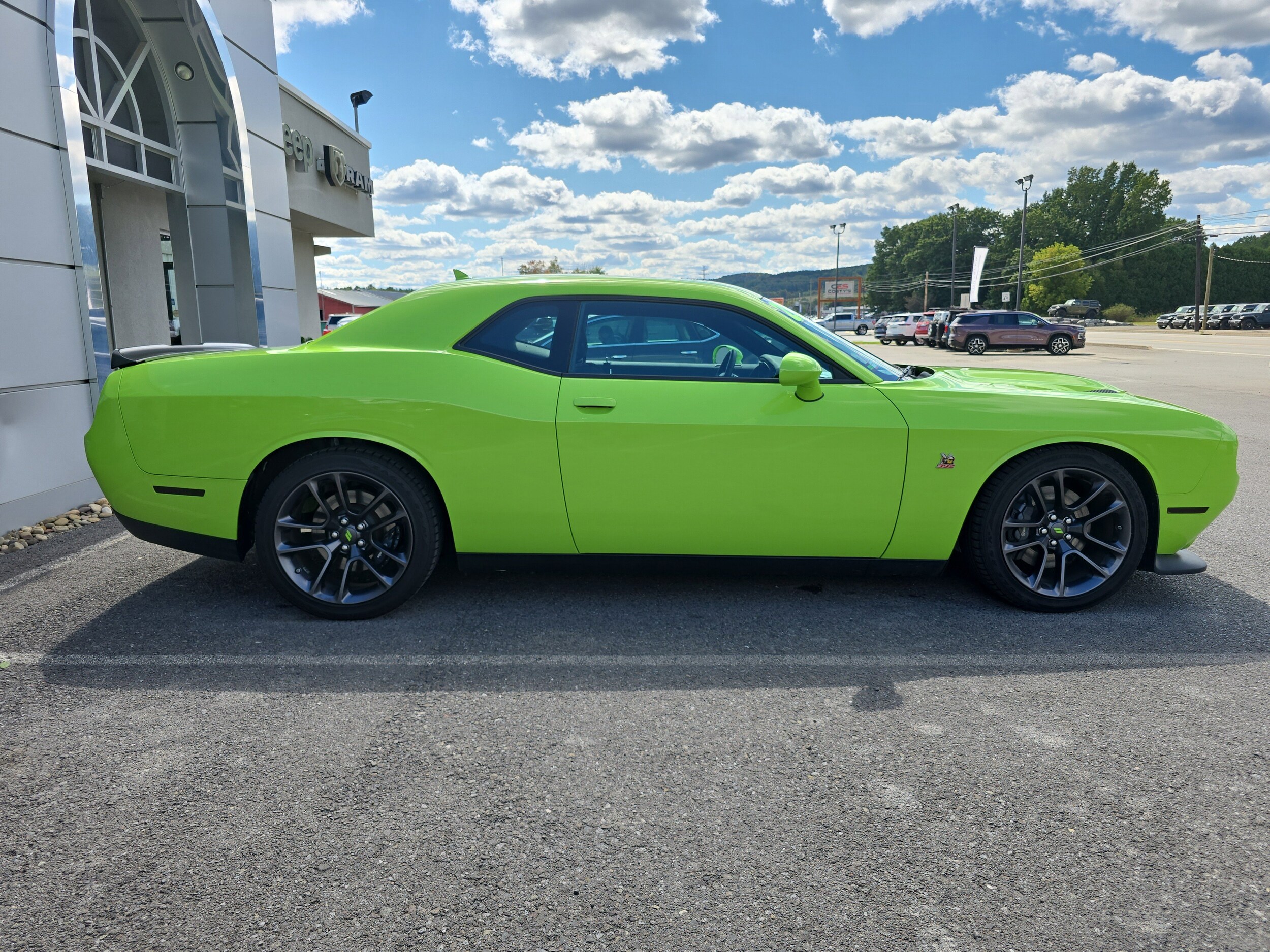 2023 Dodge Challenger R/T Scat Pack photo 2
