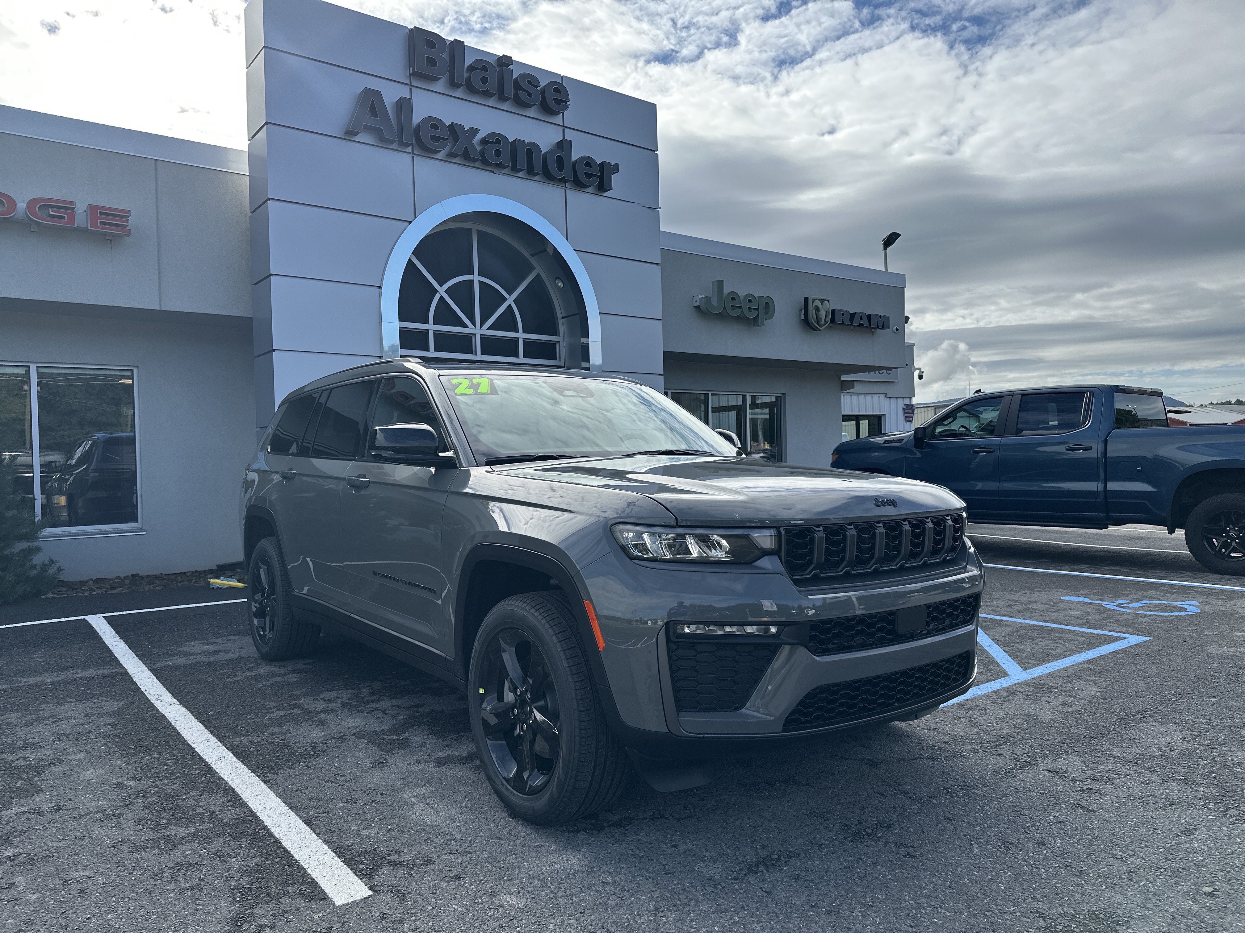New 2027 Jeep Grand Cherokee L LIMITED 4X4 Sport Utility