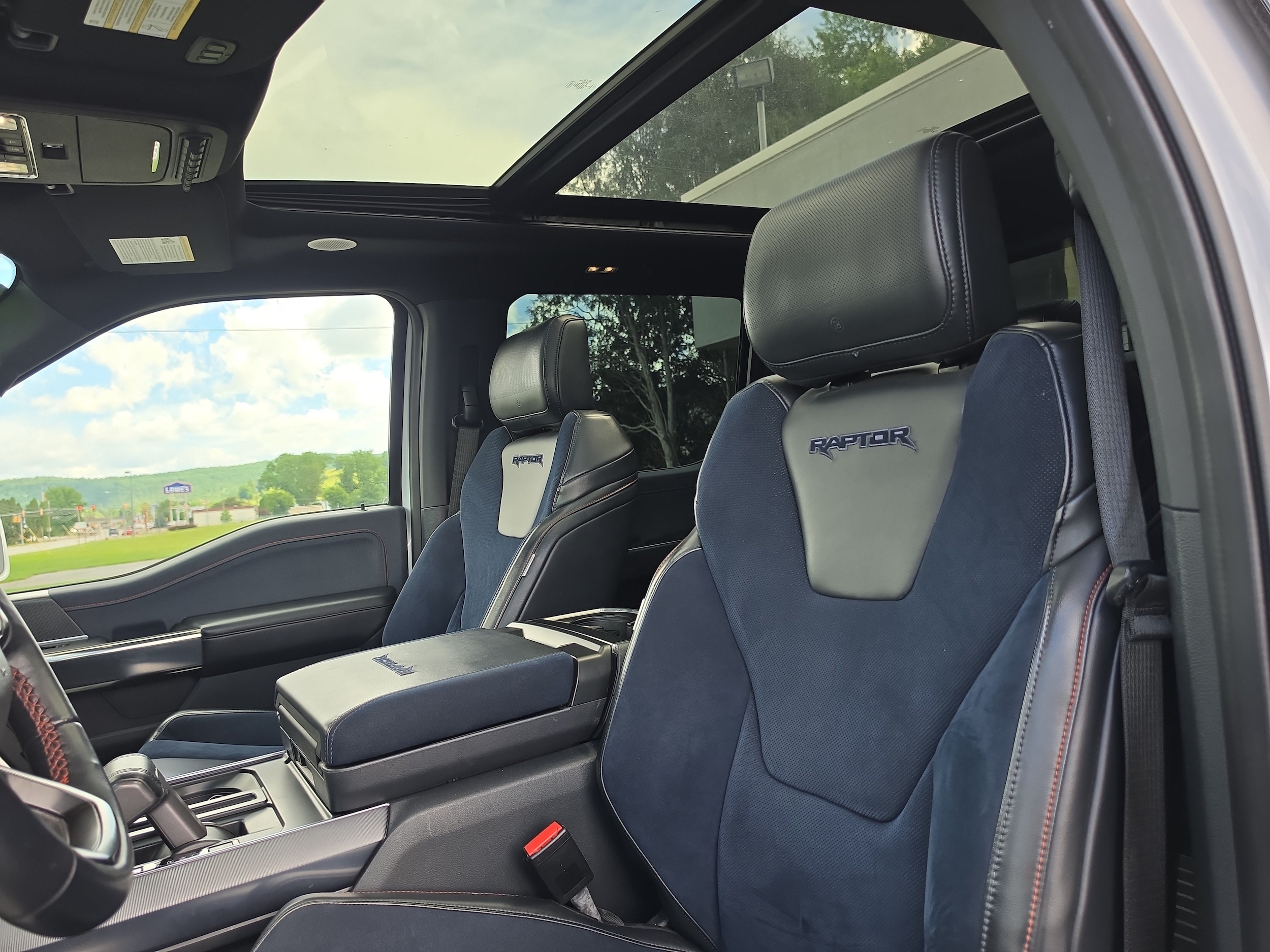 2022 Ford F-150 Raptor - Photo 11