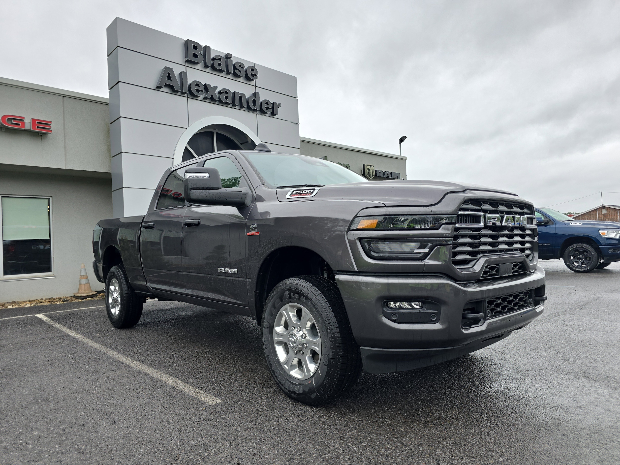 2025 Ram 2500 BIG HORN CREW CAB 4X4 6'4 BOX