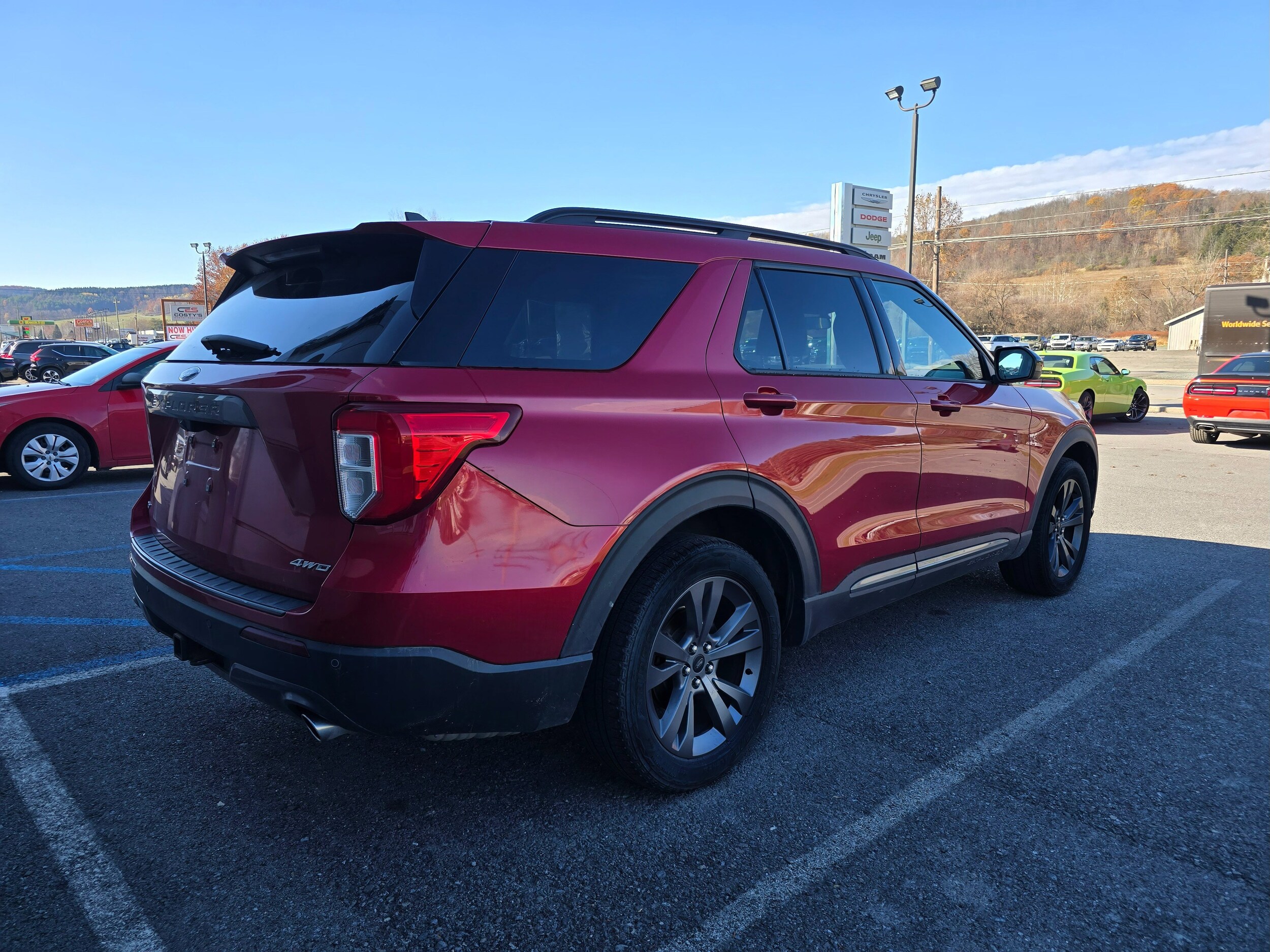 2022 Ford Explorer XLT photo 2