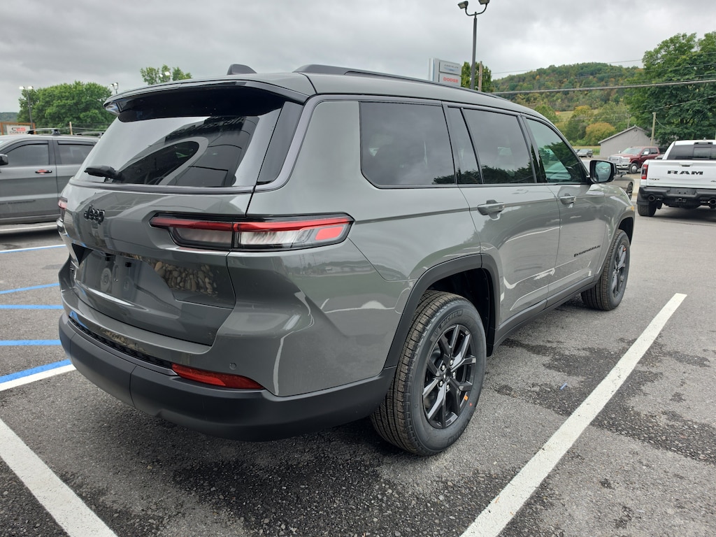 New 2027 Jeep Grand Cherokee L 3 Row LAREDO 4X4 Sport Utility