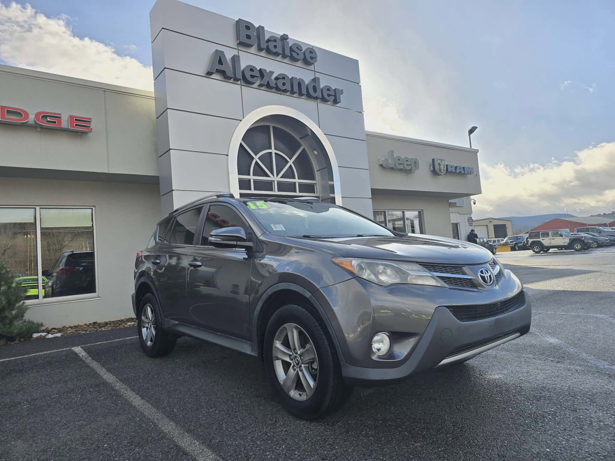 2015 Toyota RAV4 XLE's photo