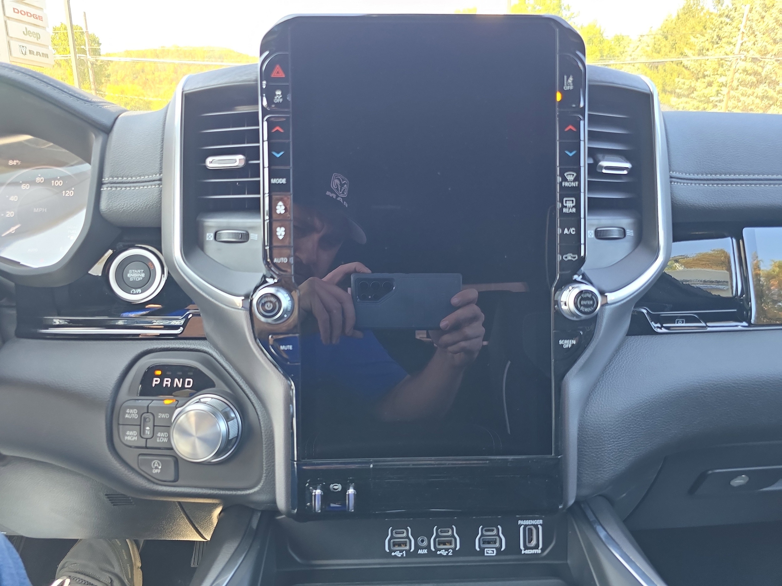 2026 RAM 1500 Laramie - Photo 27