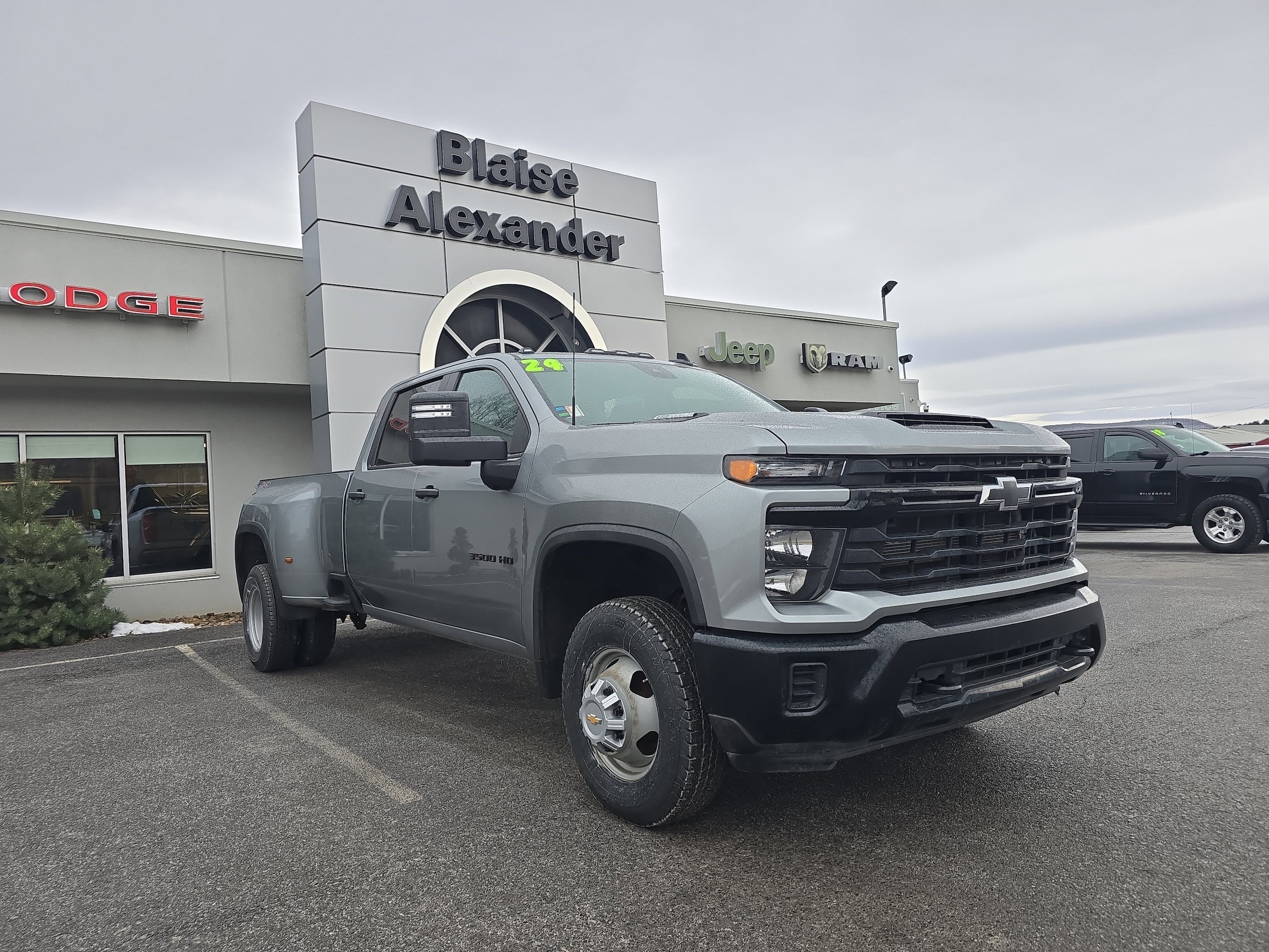 2024 Chevrolet Silverado 3500HD Work Truck's photo