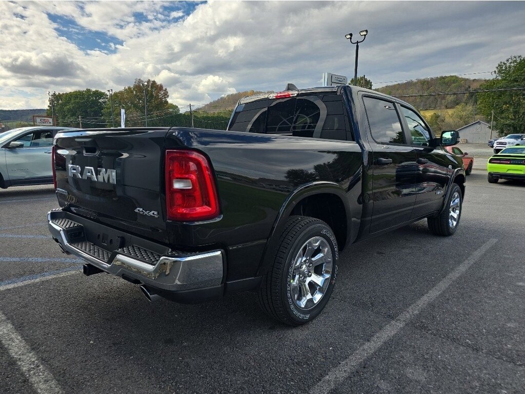 New 2026 Ram 1500 BIG HORN CREW CAB 4X4 5'7 BOX Pickup