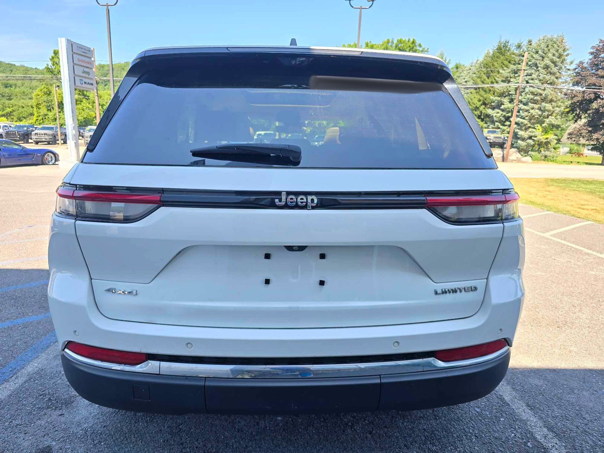 2022 Jeep Grand Cherokee Limited photo 4
