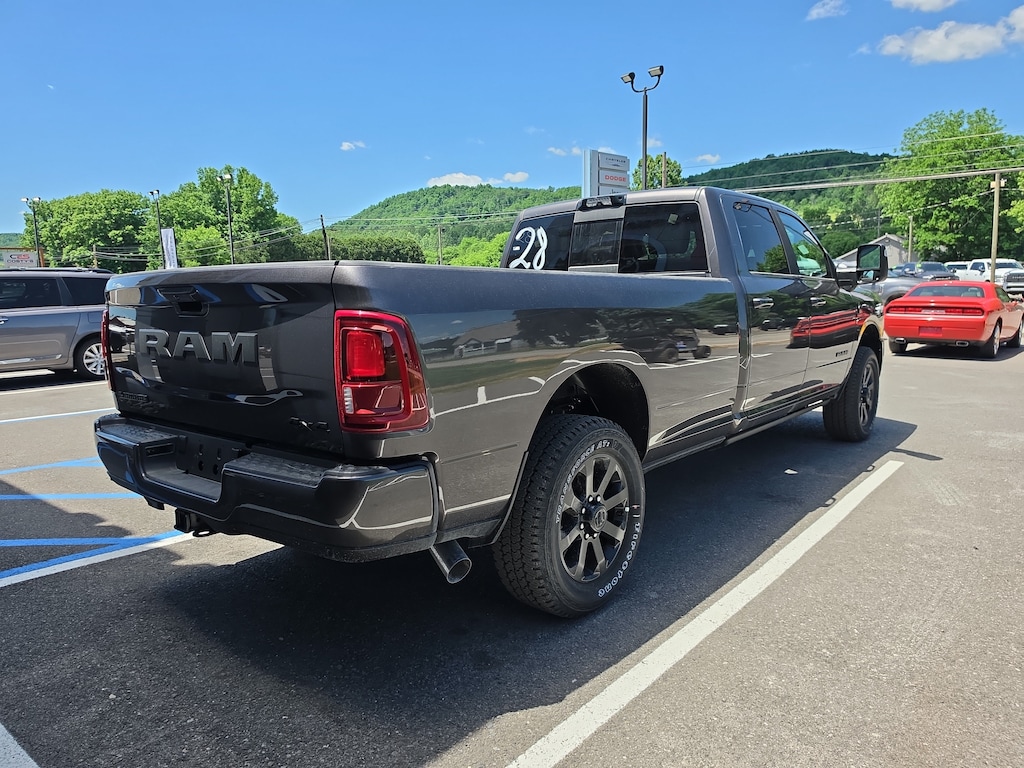 New 2026 Ram 3500 LARAMIE CREW CAB 4X4 8' BOX Pickup
