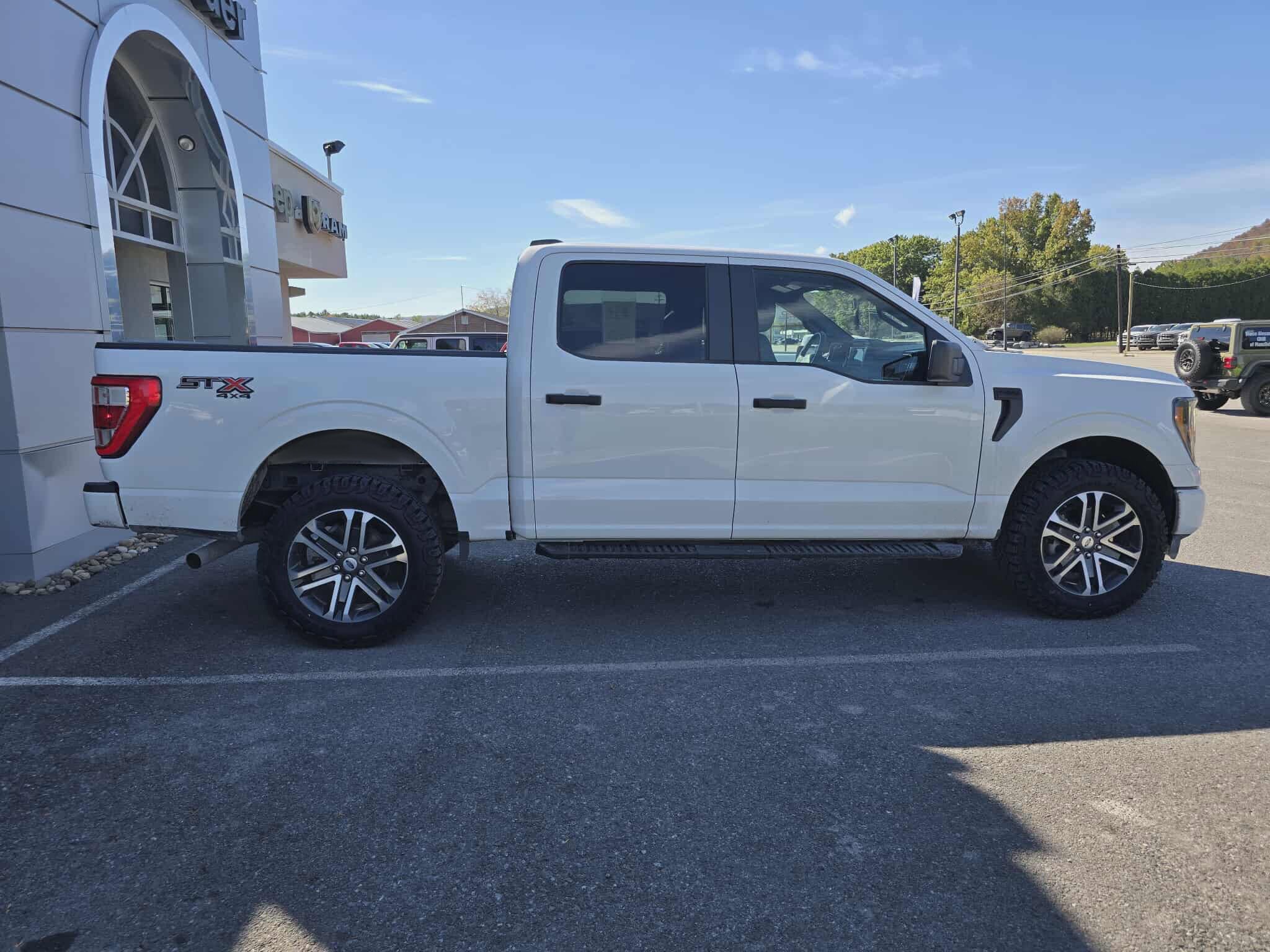 2023 Ford F-150 XL photo 2