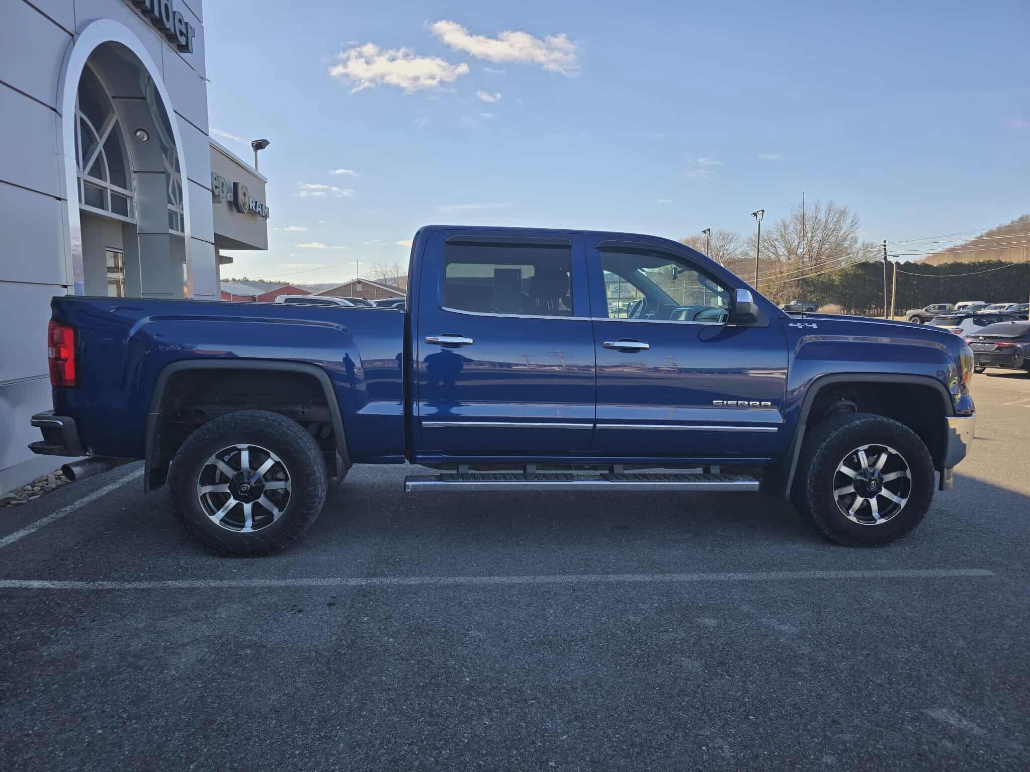 2014 Gmc Sierra 1500 SLT photo 2