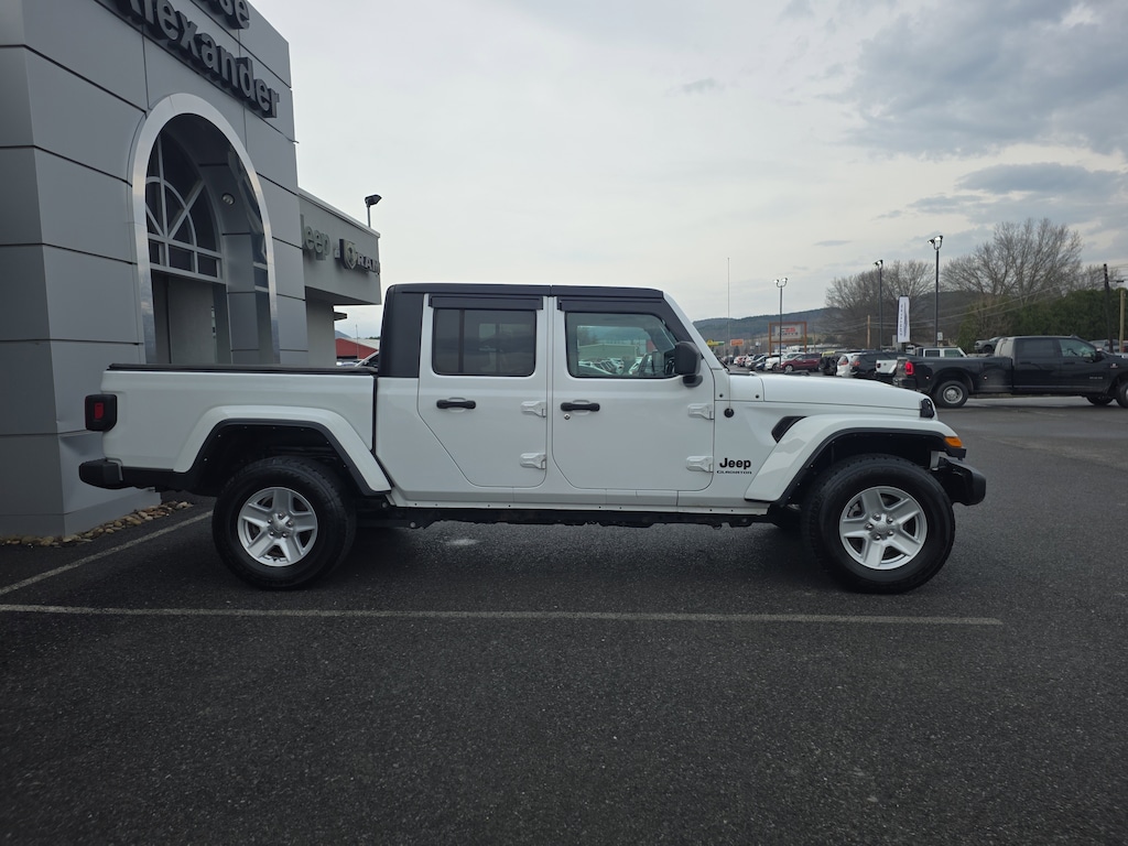 Used 2022 Jeep Gladiator Sport Truck Crew Cab