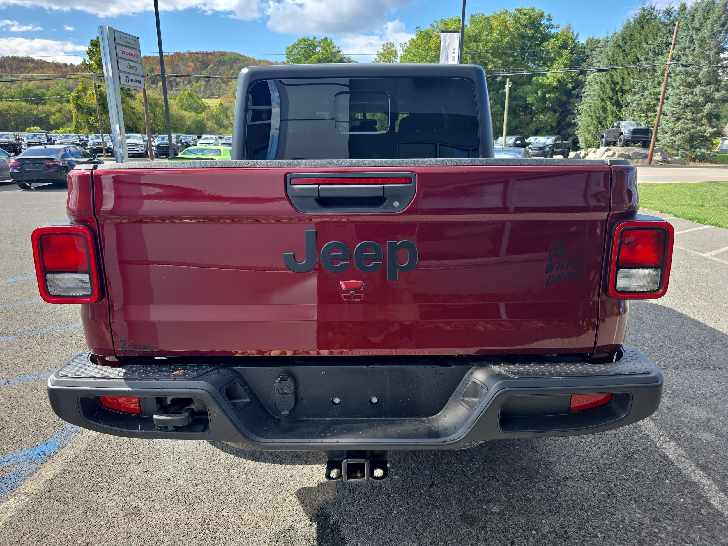 2021 Jeep Gladiator Willys photo 4