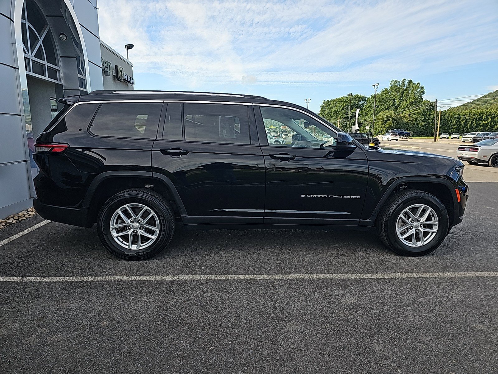 Used 2023 Jeep Grand Cherokee L Laredo with VIN 1C4RJKAG1P8815122 for sale in Mansfield, PA