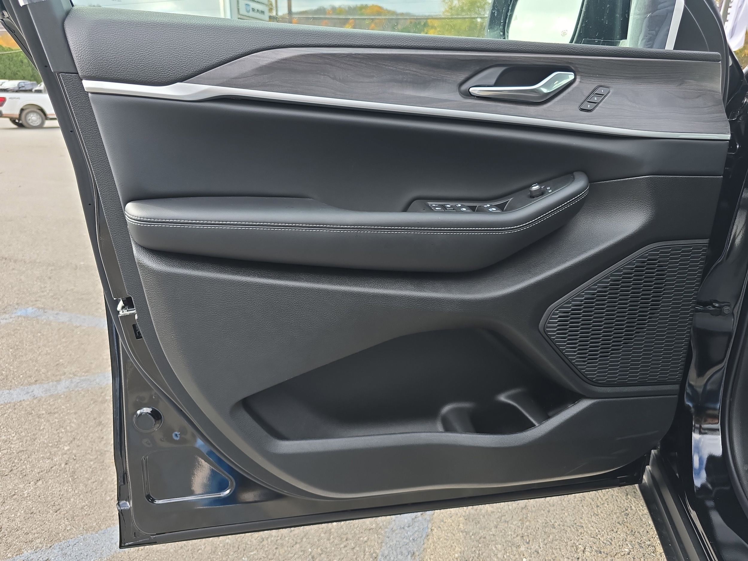 2025 Jeep Grand Cherokee Limited - Photo 17