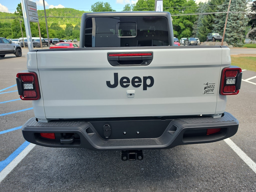 New 2026 Jeep Gladiator WILLYS 4X4 Pickup