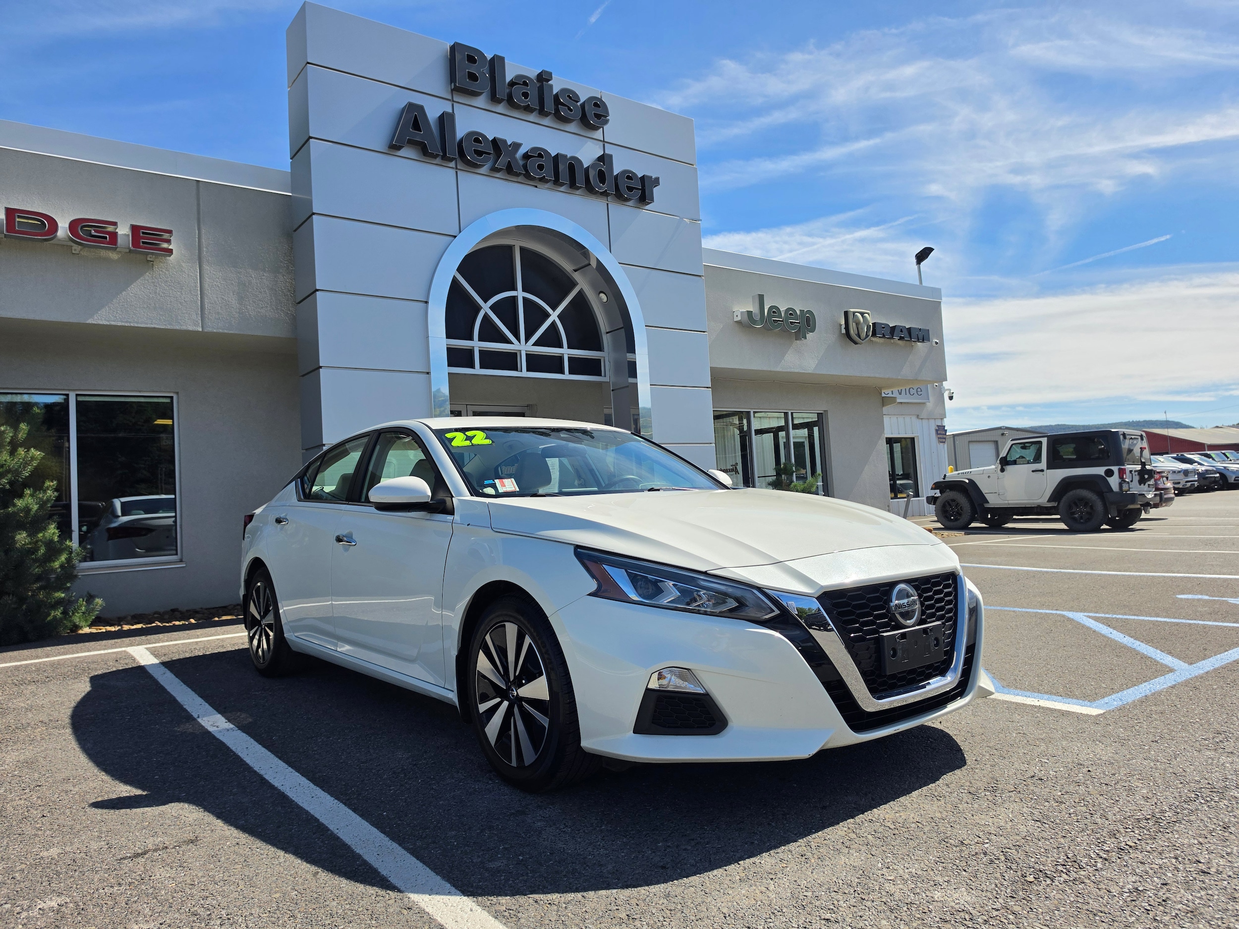 Used 2022 Nissan Altima SV with VIN 1N4BL4DV5NN361298 for sale in Mansfield, PA