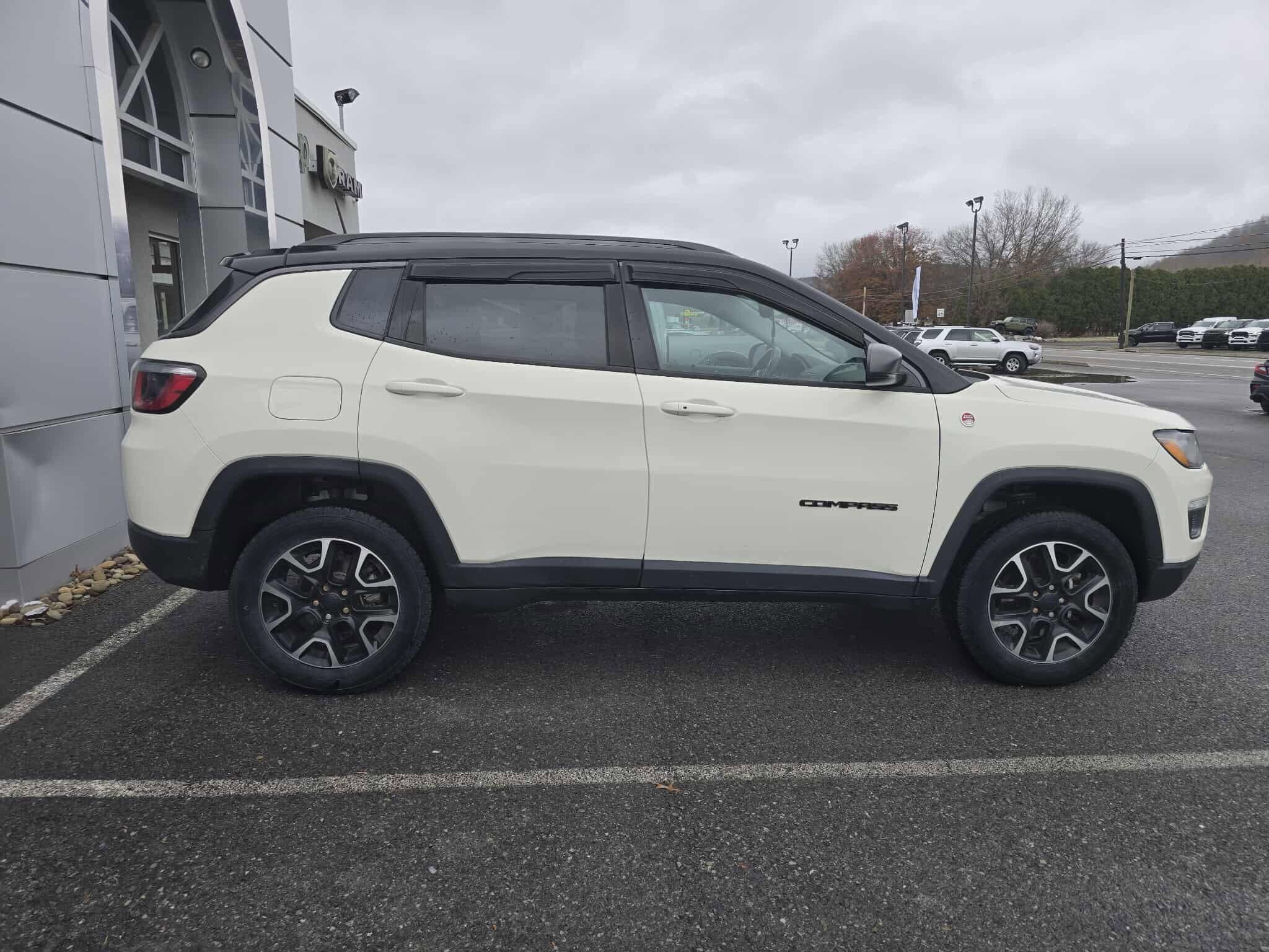 2020 Jeep Compass Trailhawk photo 2
